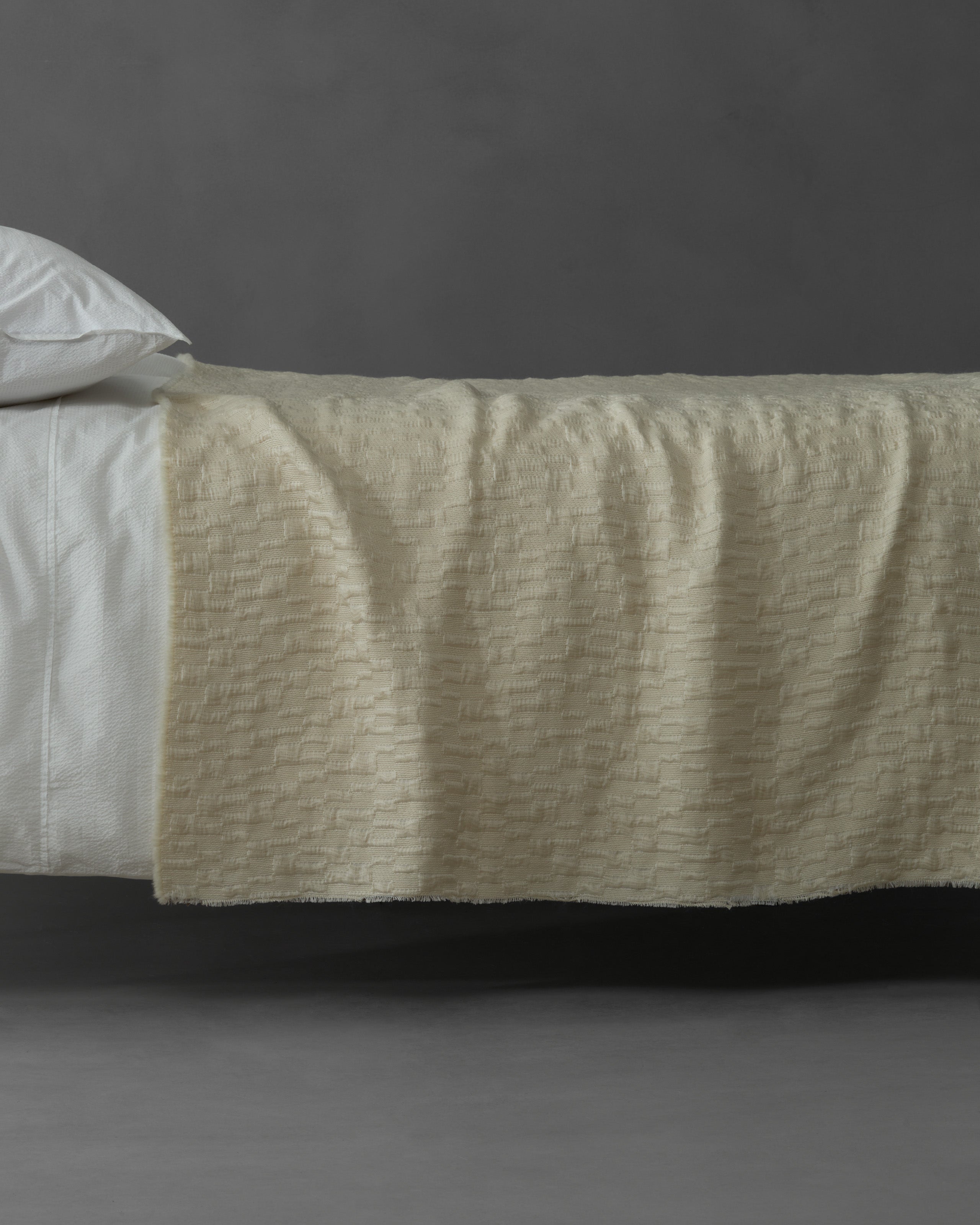 society-limonta-layal-copriletto-cashmere-seta-jacquard image 1