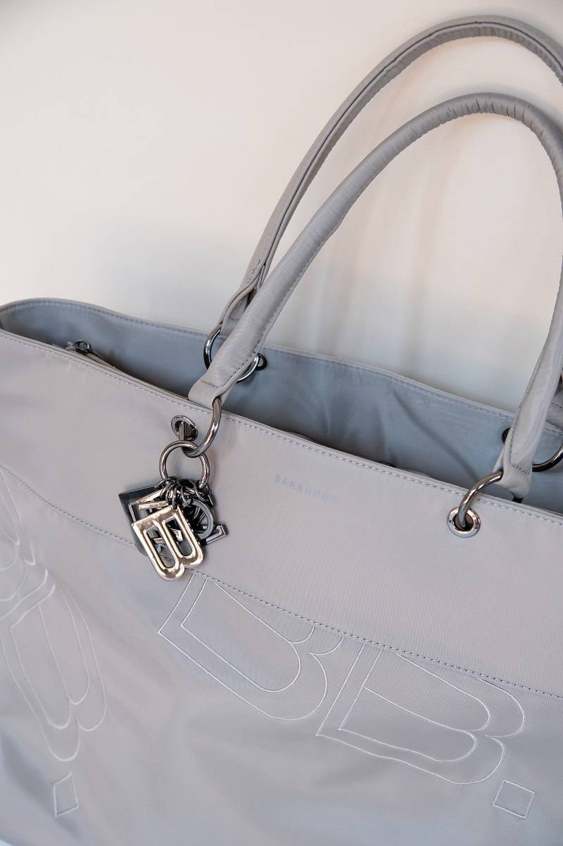 bamboom-borsa-mamma-tracolla-grigio-05-con-materassino image 2
