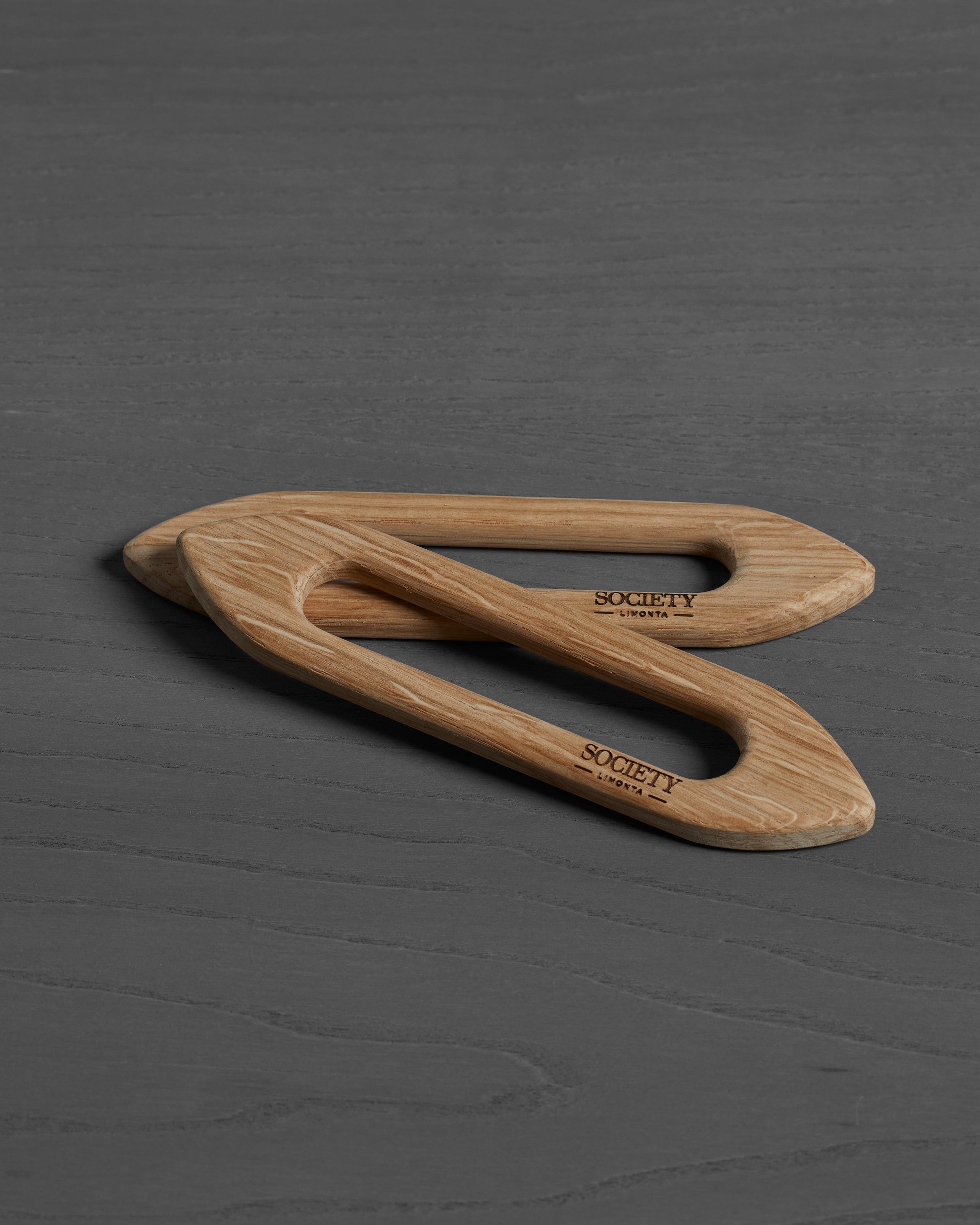 society-limonta-etta-porta-tovaglioli-in-legno-set-design image 6