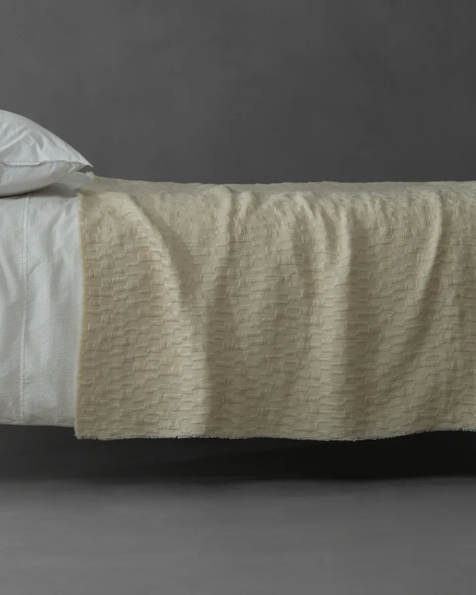 society-limonta-layal-copriletto-cashmere-seta-jacquard image 1