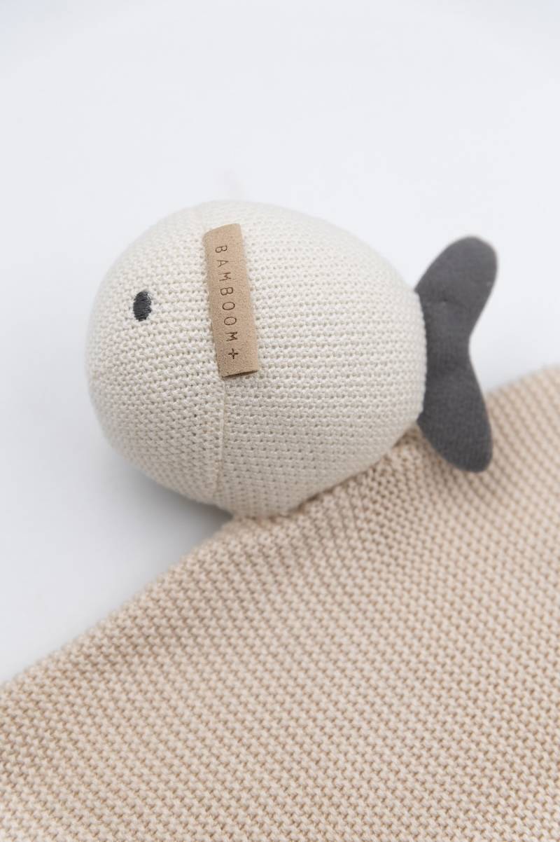 bamboom-doudou-maglia-fish-sabbia-09-peluche-neonato image 2