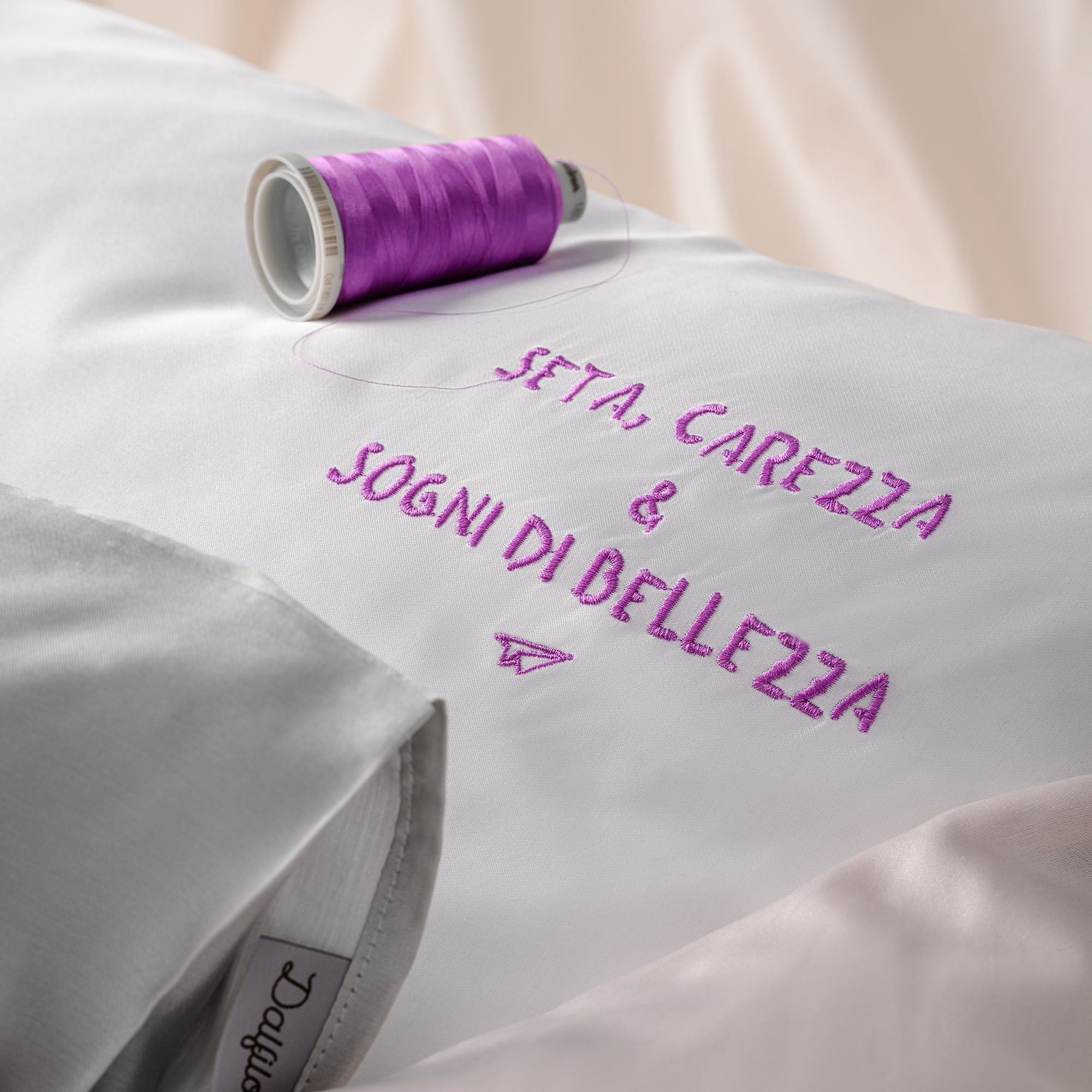 dalfilo-federa-in-seta-linea-daria-50x80-cm-edizione-limitata-lilla image 2