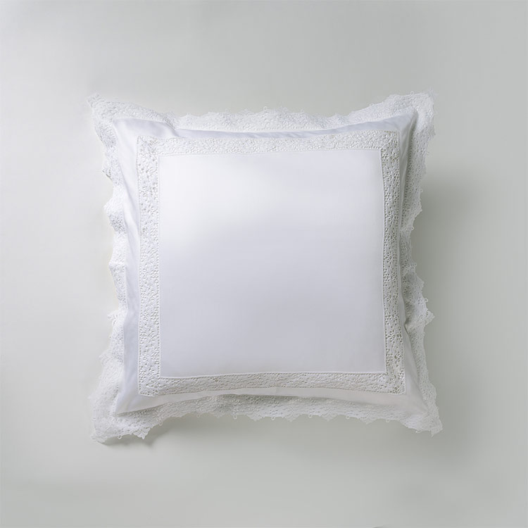 rivolta-carmignani-liberty-federa-decorativa-65x65-cm-in-raso-300-tc image 1