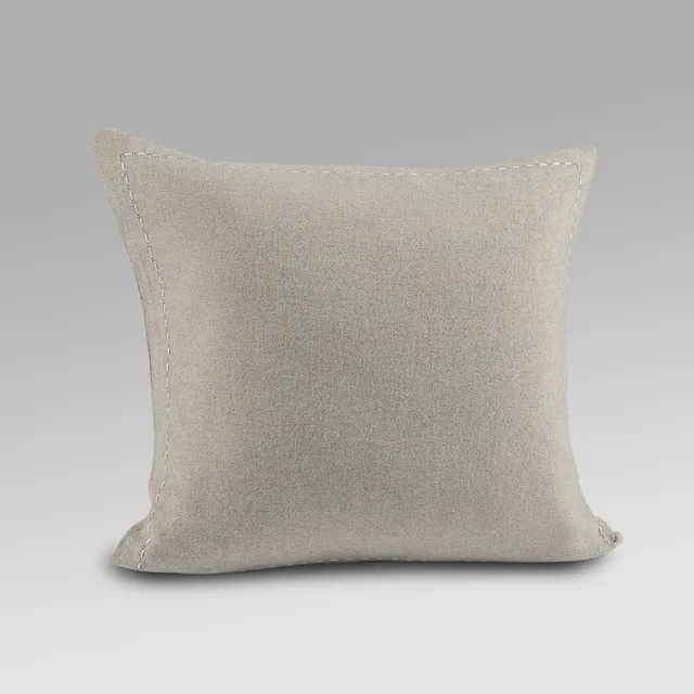 rivolta-carmignani-ecurie-d-angers-cuscino-decorativo-50x50-in-cashmere image 1