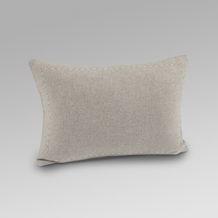 rivolta-carmignani-ecurie-d-angers-cuscino-boudoir-30x40-cashmere image 1