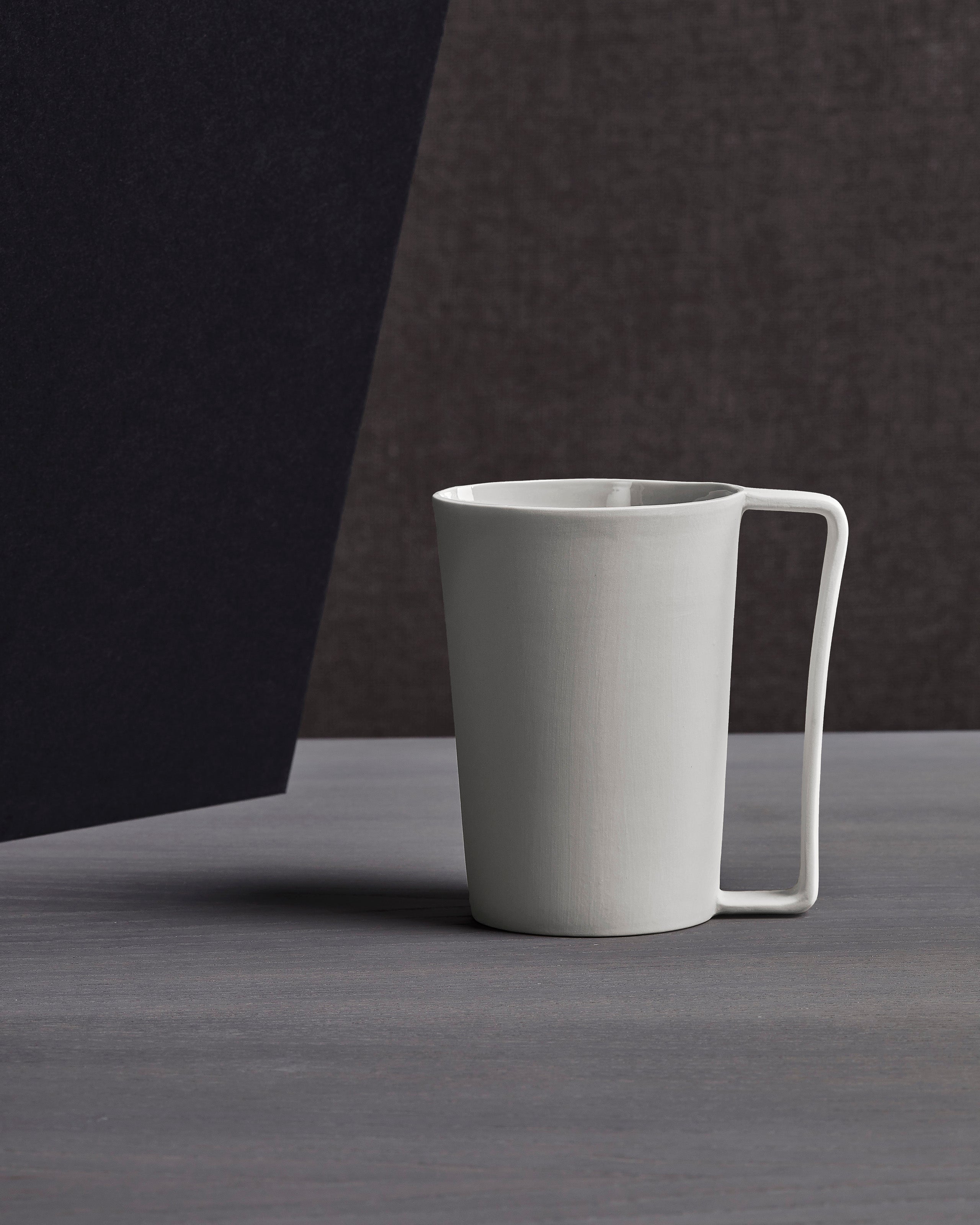 society-limonta-buto-mug-in-porcellana-di-limoges image 1