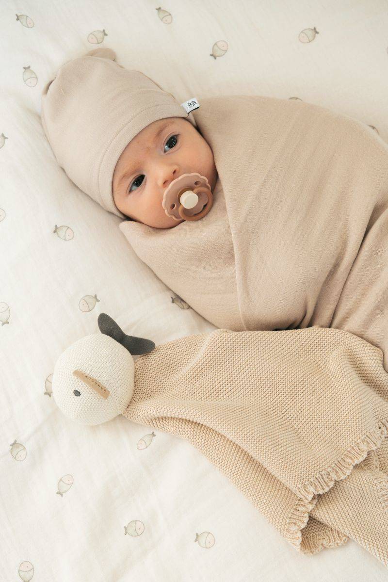 bamboom-doudou-maglia-fish-sabbia-09-peluche-neonato image 4