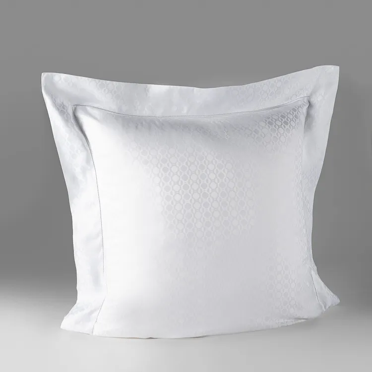 rivolta-carmignani-resort-federa-decorativa-65x65-cm-raso-600-tc image 1