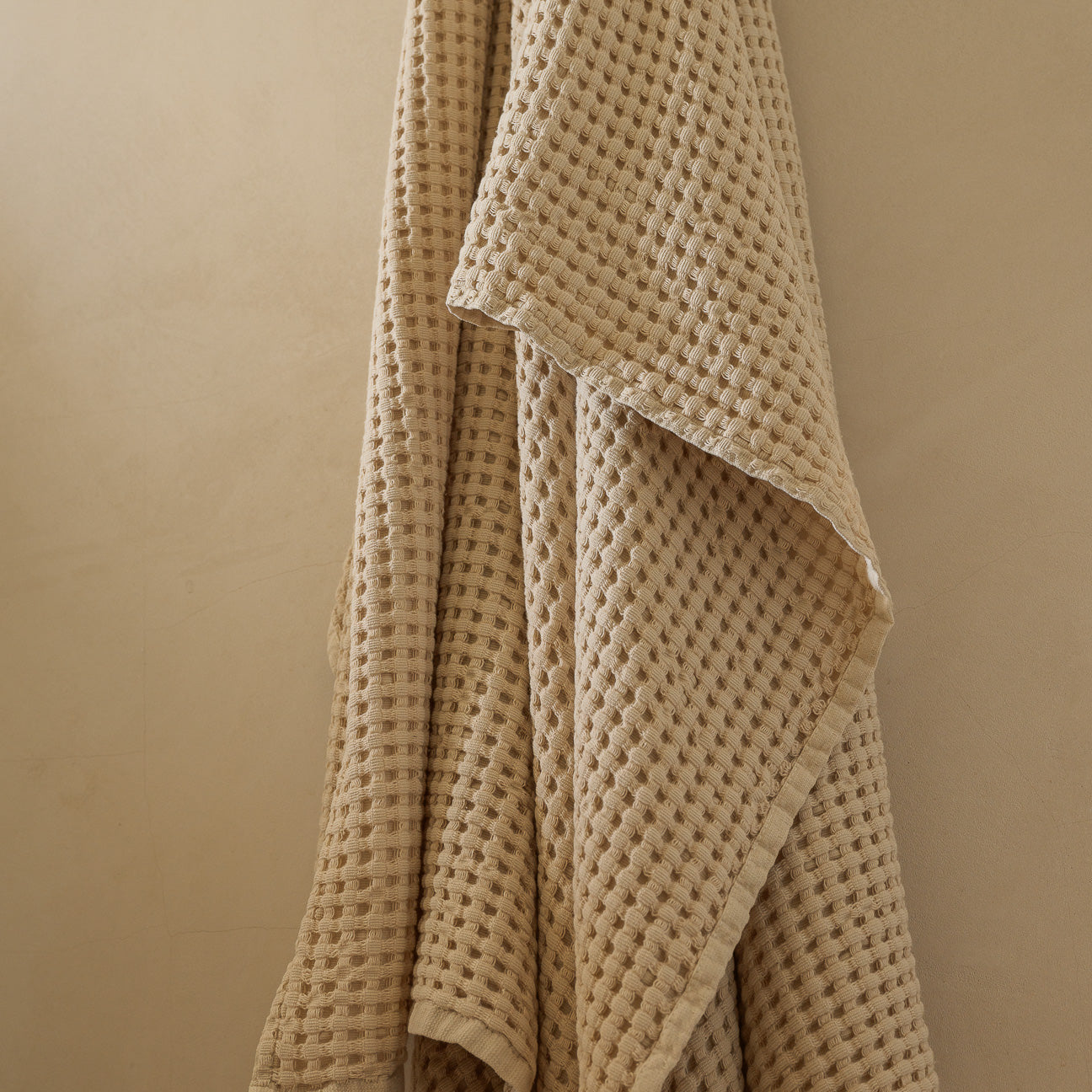 dalfilo-telo-doccia-nido-d-ape-stonewashed-in-puro-cotone image 3