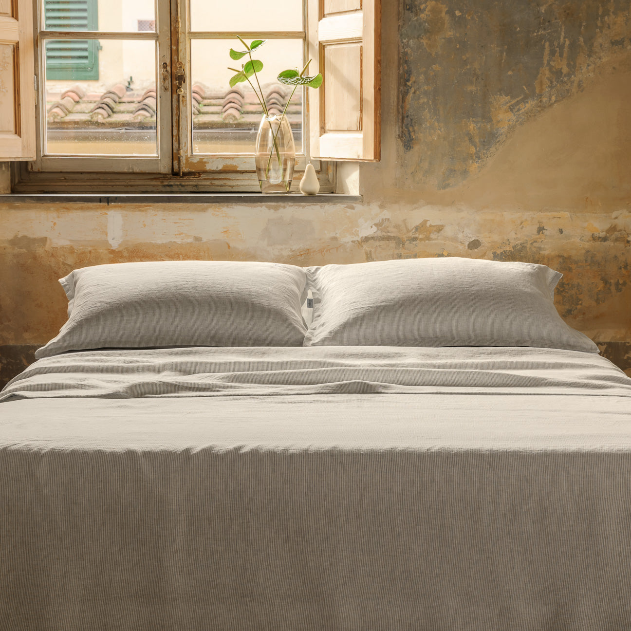 dalfilo-lenzuolo-sopra-260x300-in-puro-lino-righe-grigio-bianco image 2
