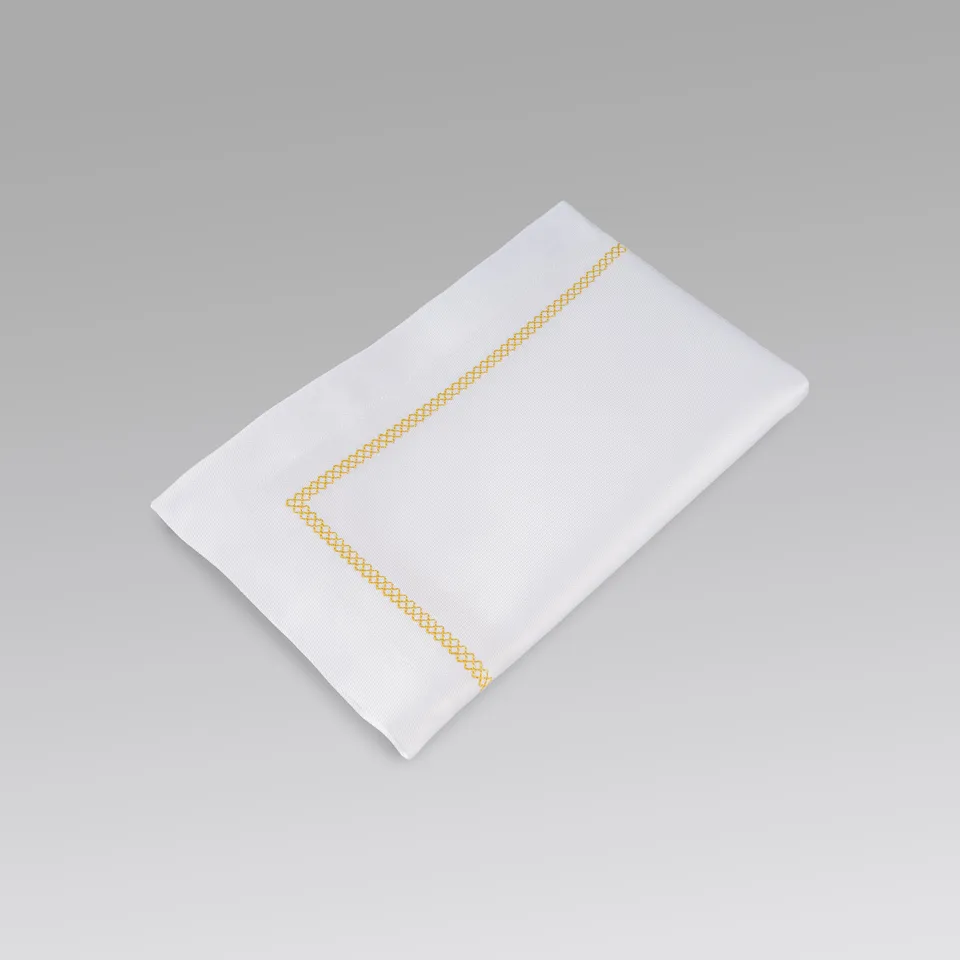 rivolta-carmignani-prezioso-tovagliolo-45x45-cm-in-cotone-con-ricamo-oro image 1