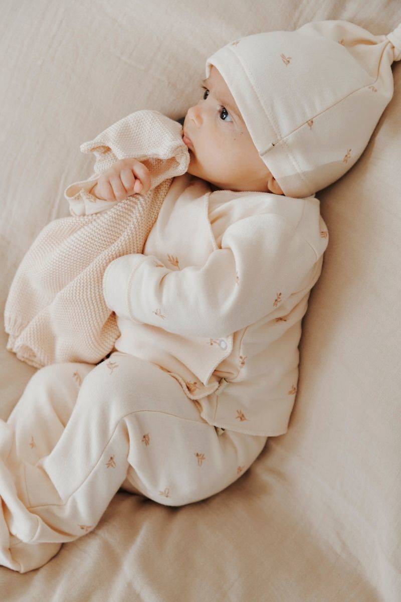 bamboom-twinset-neonato-olives-413-maglia-incrociata-pantaloncini-con-piedi image 4