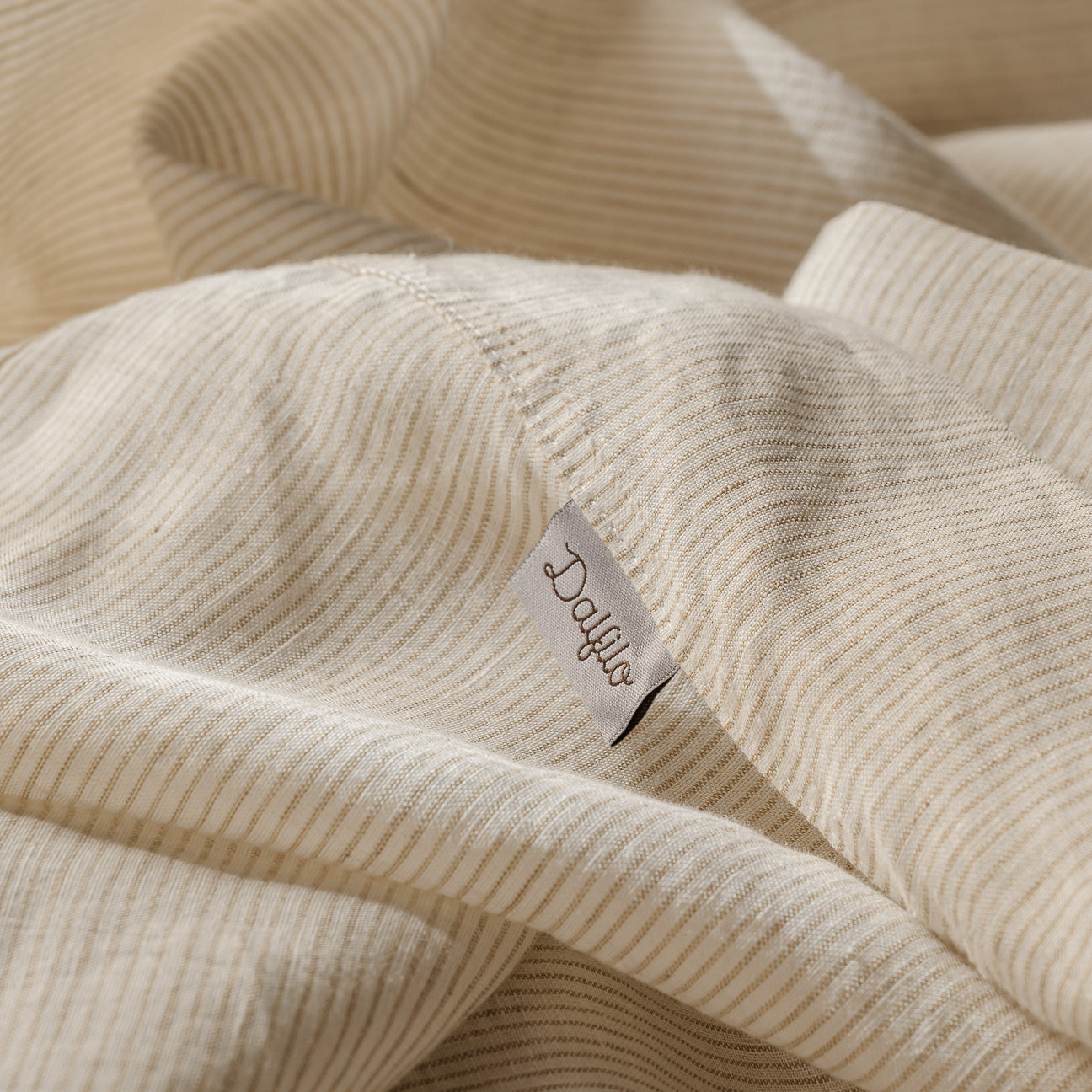 dalfilo-set-2-federe-in-puro-lino-righe-crema-caffellatte image 3