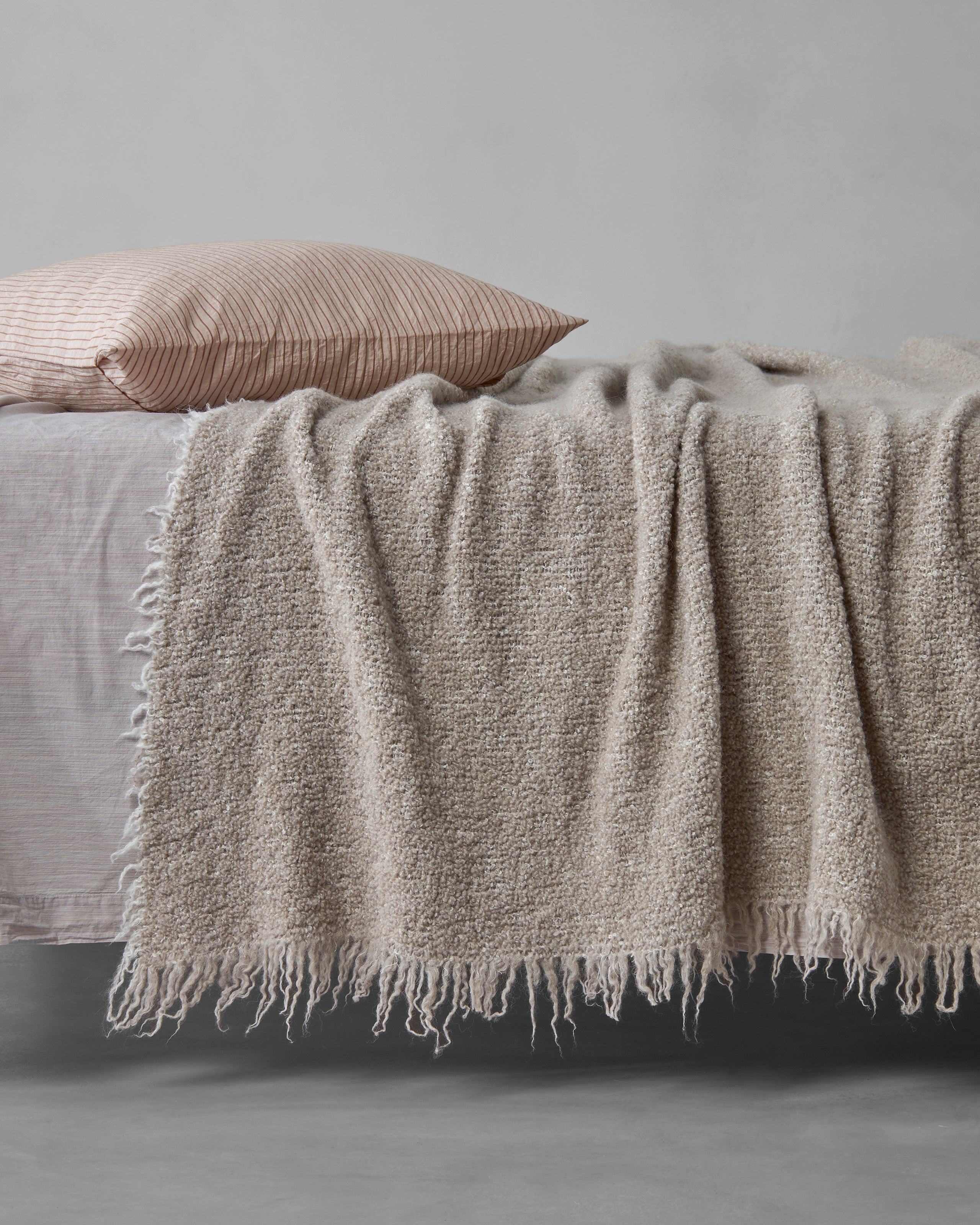 society-limonta-tuis-coperta-in-alpaca-boucl-con-frange image 5