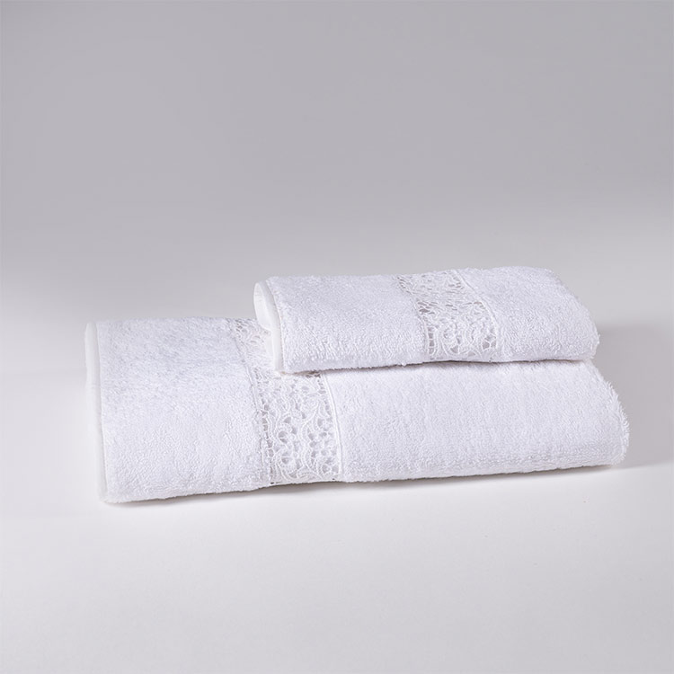 rivolta-carmignani-liberty-set-spugna-40x60-60x100-in-cotone-con-pizzo image 1