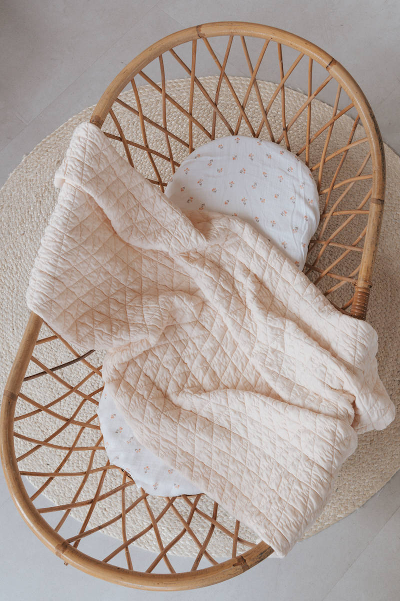 bamboom-coperta-wrinkled-culla-water-peach-114-in-bamb-e-peluche image 2