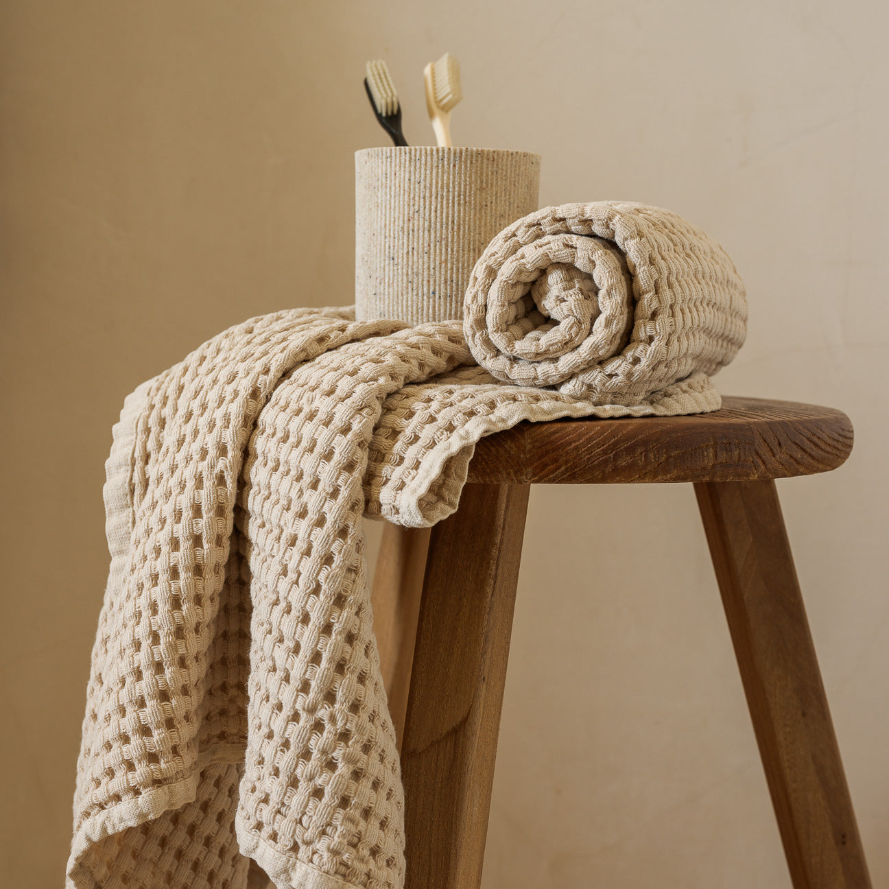 dalfilo-set-asciugamani-nido-d-ape-stonewashed-viso-50x90-mani-35x50 image 2