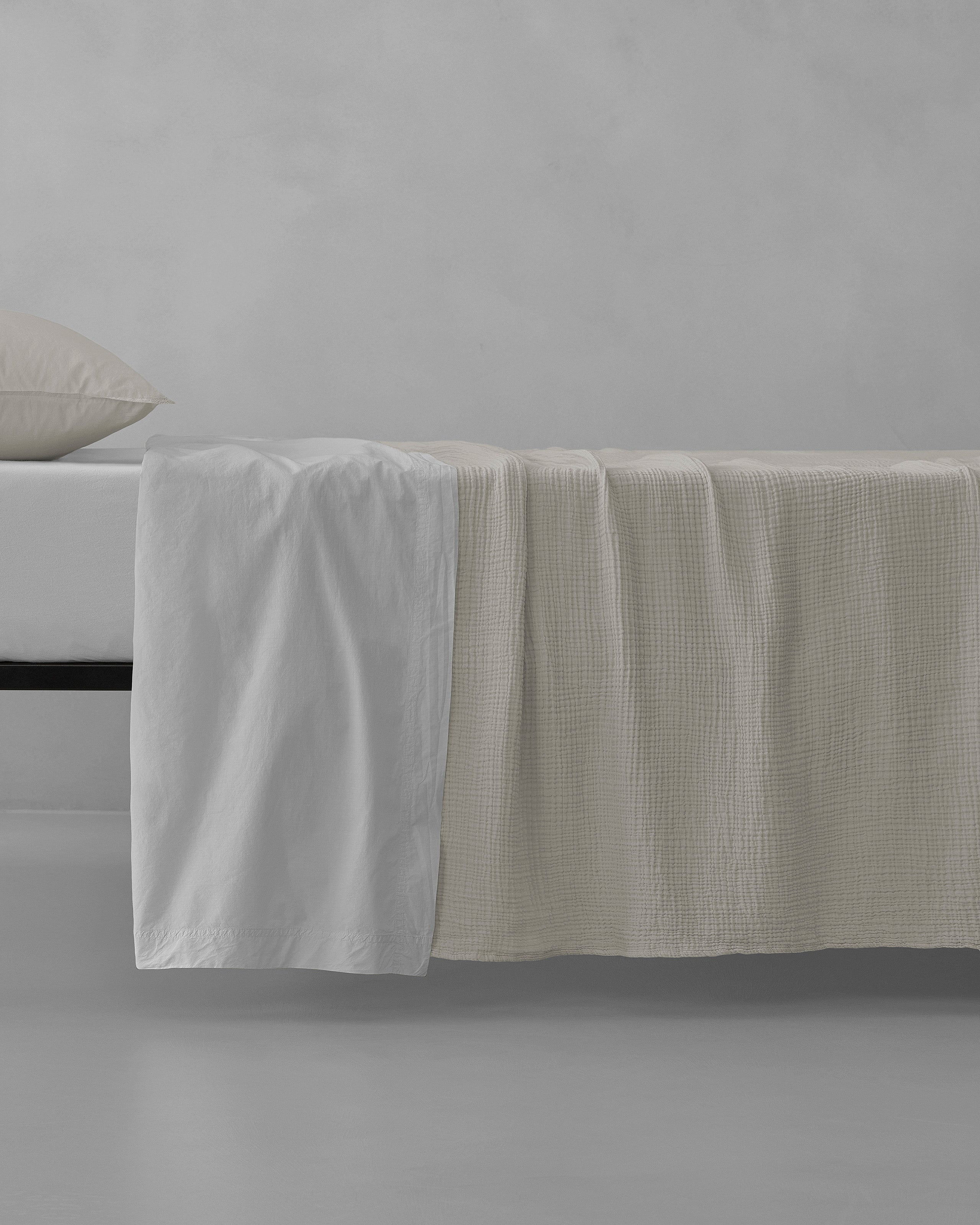 society-limonta-free-new-copriletto-in-voile-di-cotone image 3