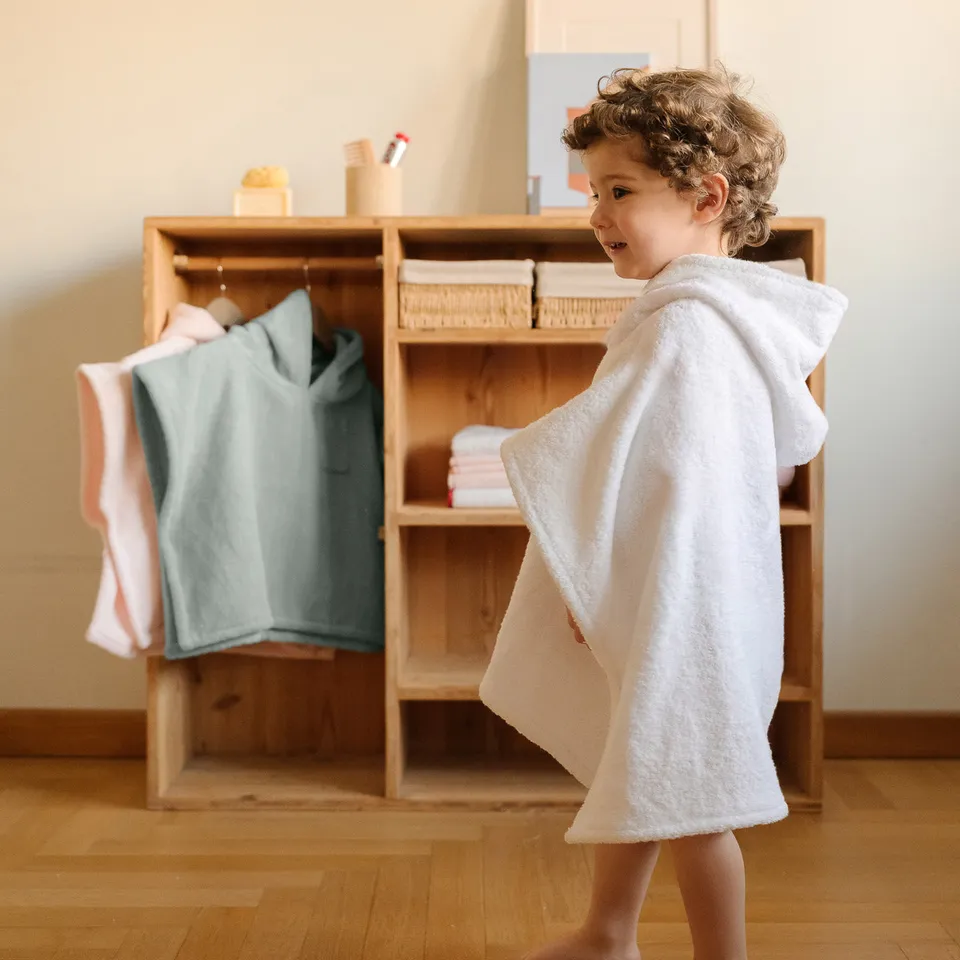 dalfilo-poncho-bimbi-in-spugna-di-cotone-con-cappuccio-2 image 1