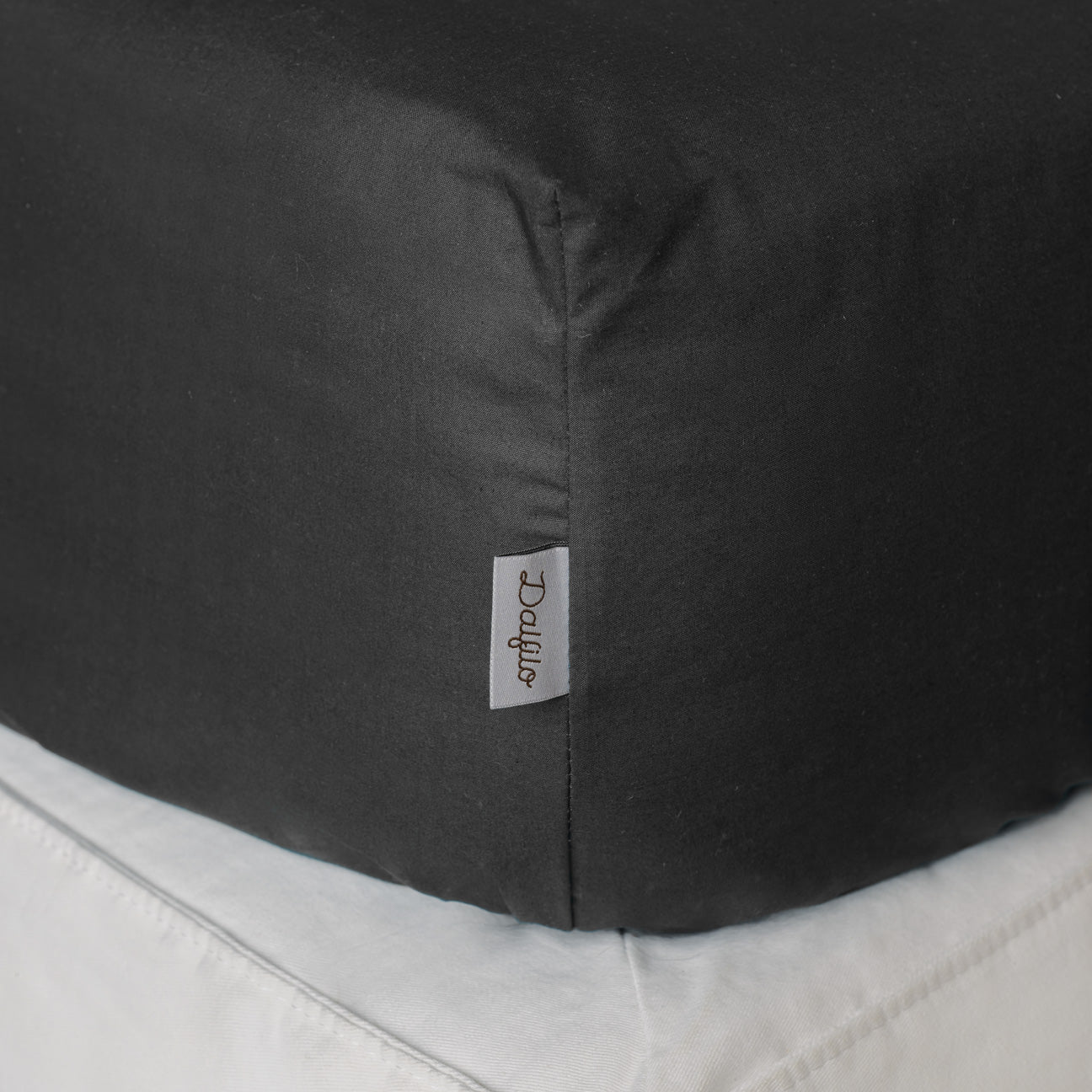 dalfilo-lenzuolo-sotto-in-percalle-con-angoli-per-materassi-fino-a-30-cm image 2