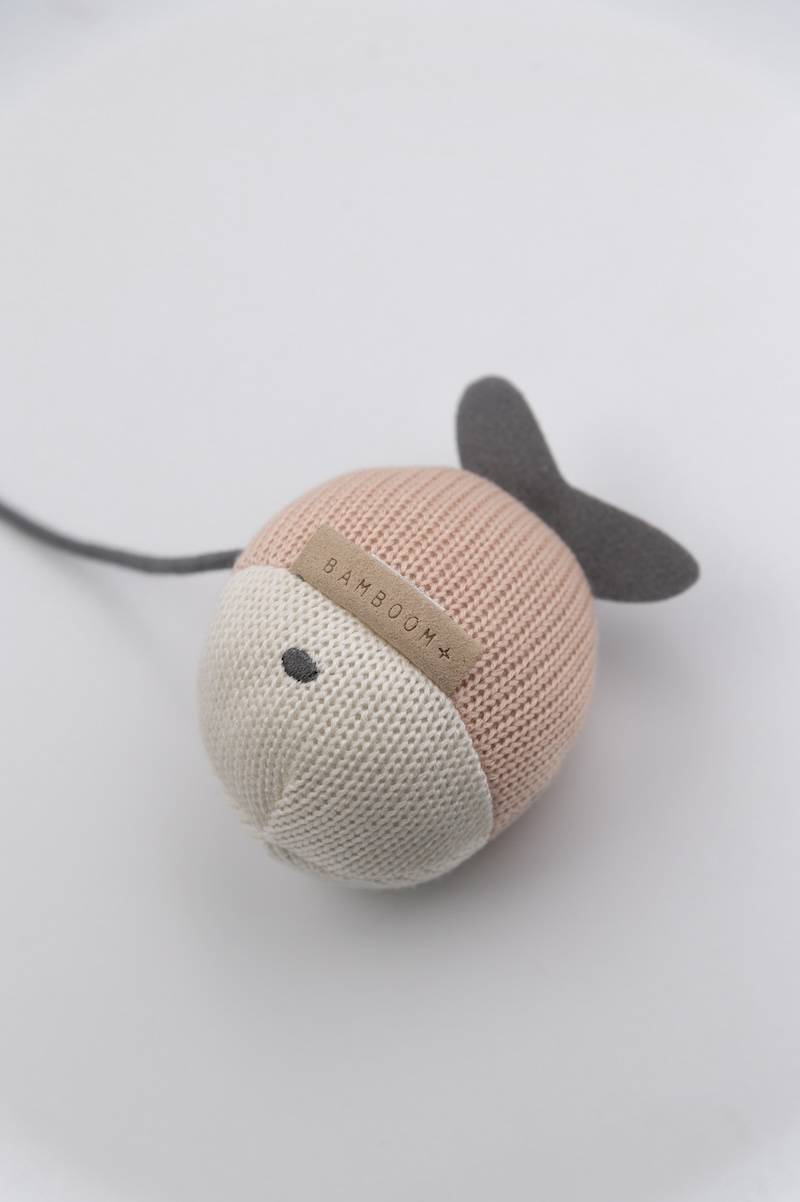 bamboom-giochini-giostrina-fish-rosa-04-in-maglia image 5