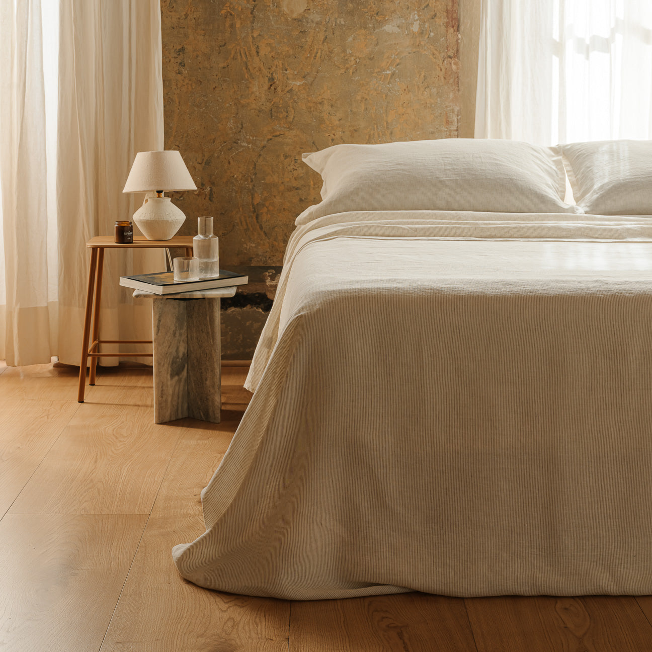 dalfilo-lenzuolo-sopra-in-puro-lino-260x300-cm-righe-crema-caffellatte image 4