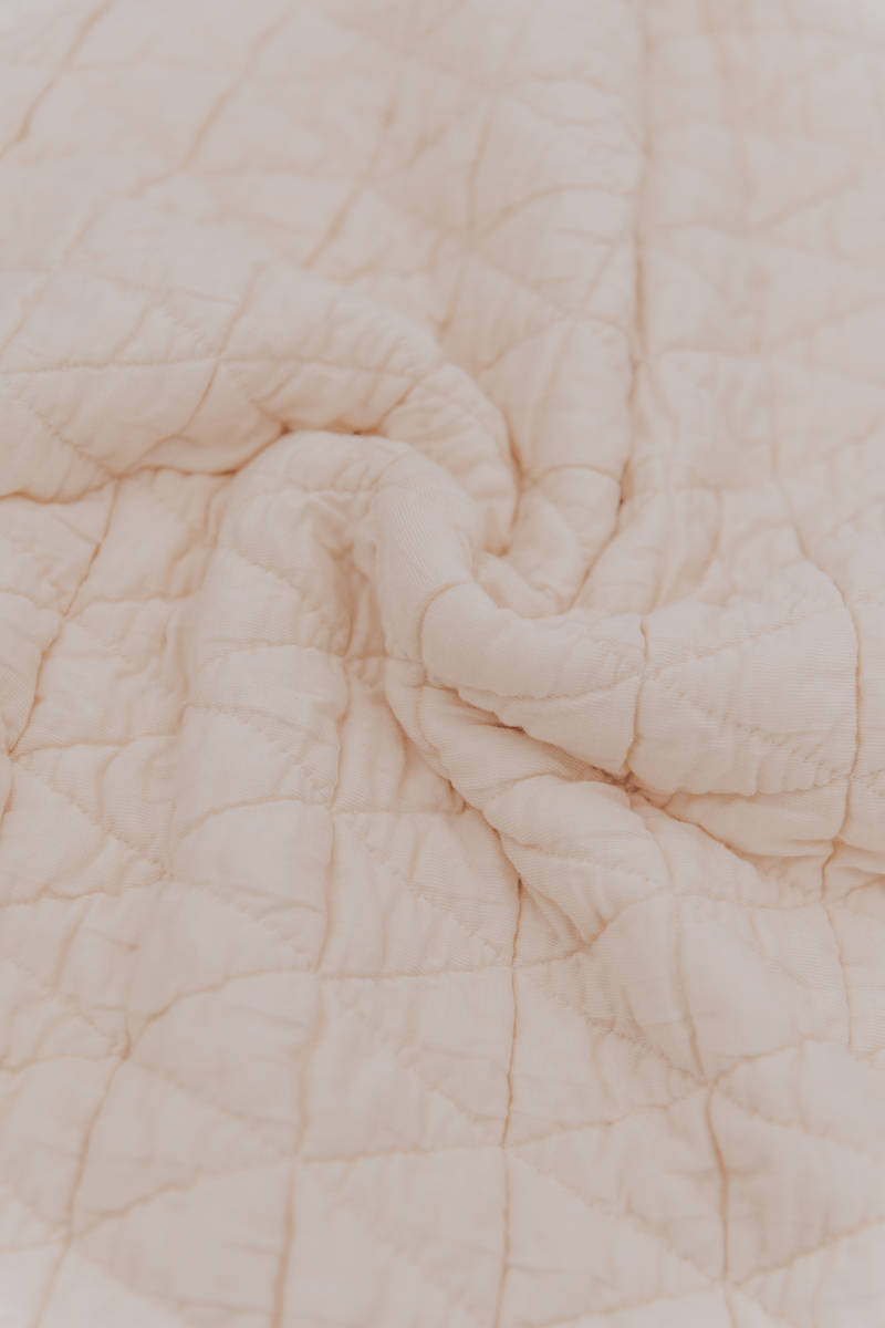 bamboom-coperta-wrinkled-culla-water-peach-114-in-bamb-e-peluche image 3