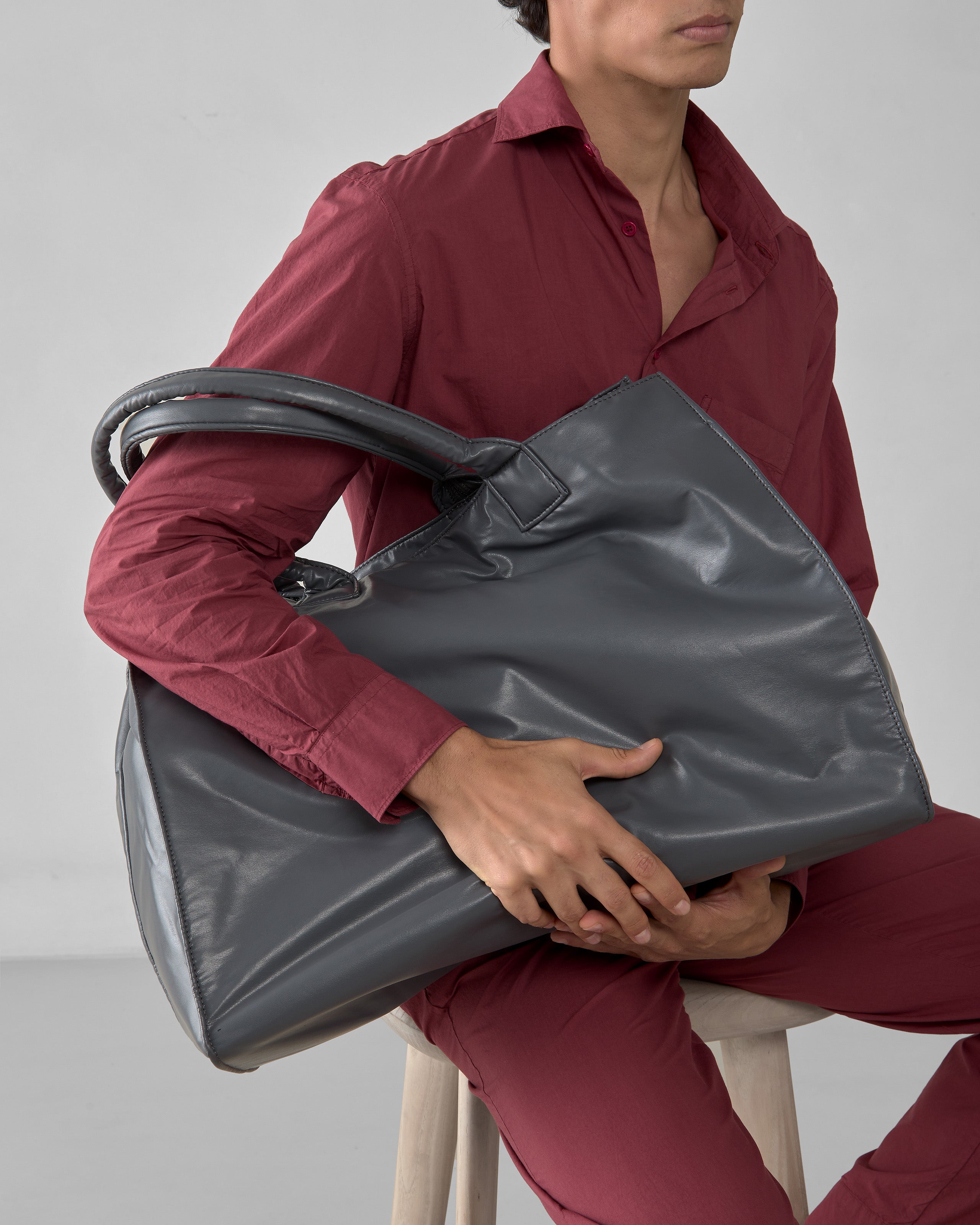 society-limonta-puff-hang-tote-bag-in-poliestere-riciclato-grs image 1