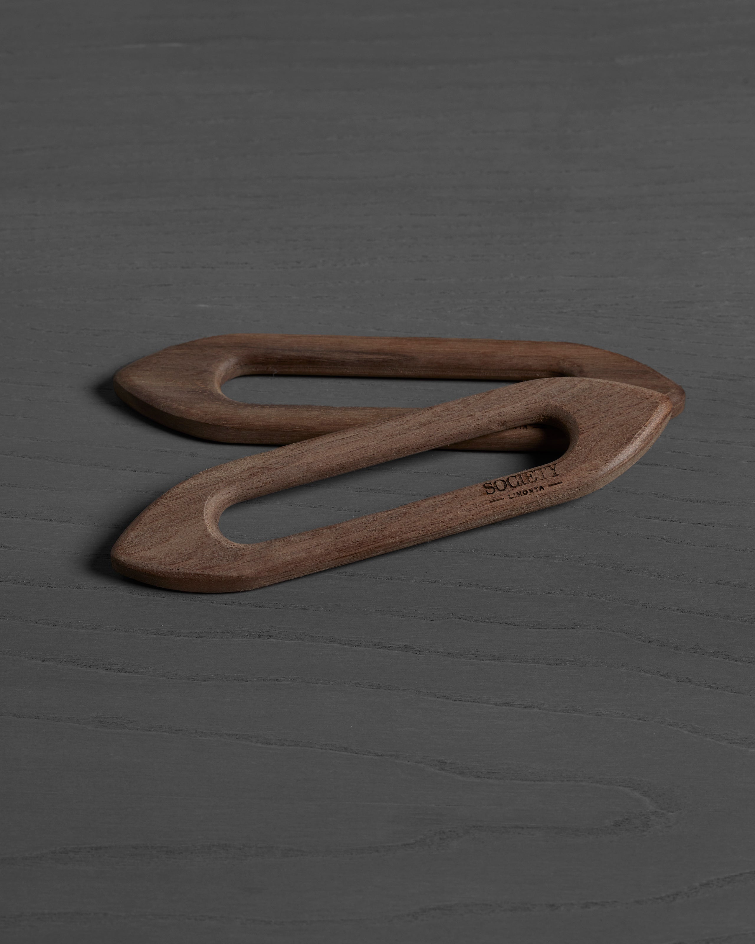 society-limonta-etta-porta-tovaglioli-in-legno-set-design image 3
