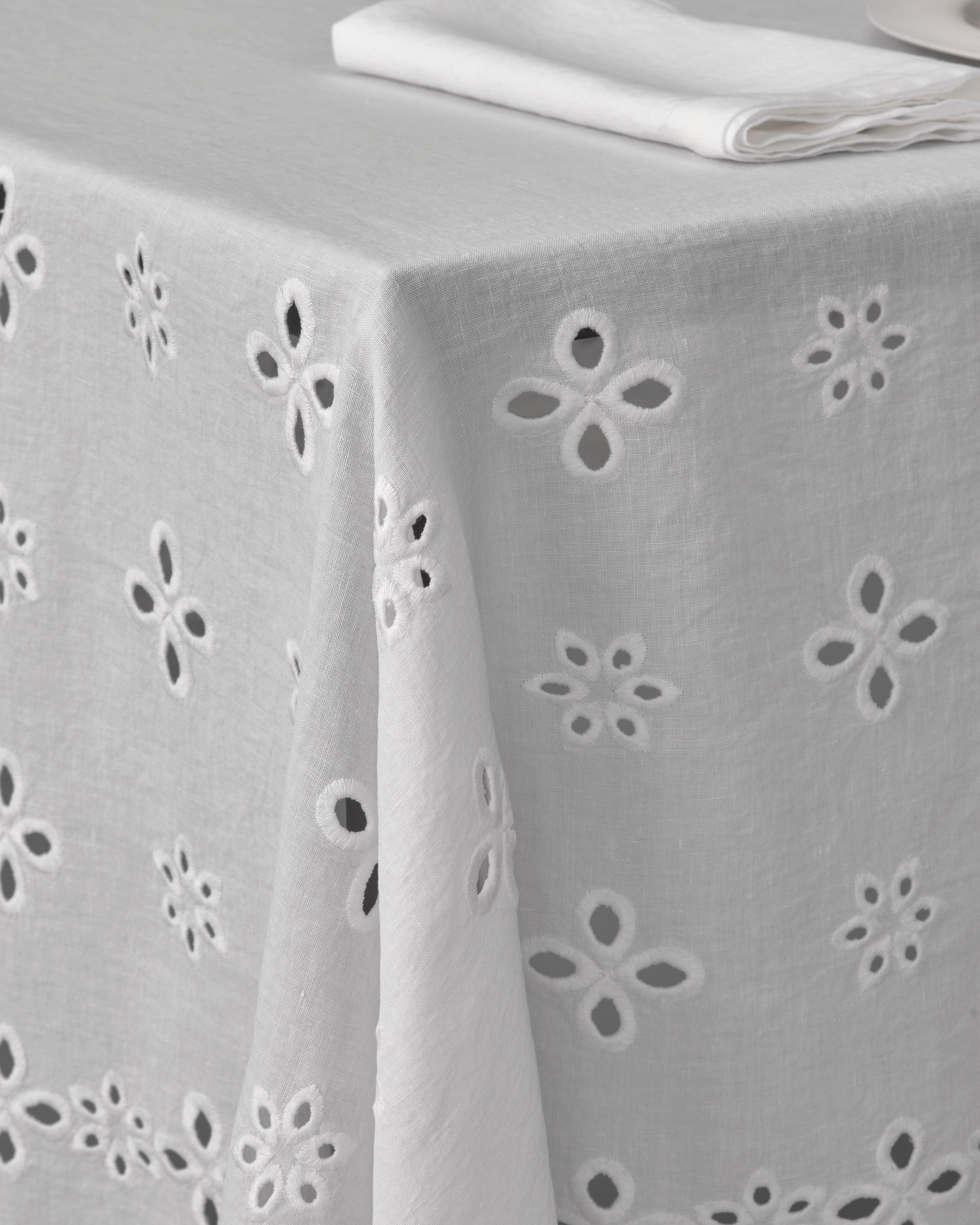 society-limonta-bijou-tovaglia-lino-froiss-sangallo image 2