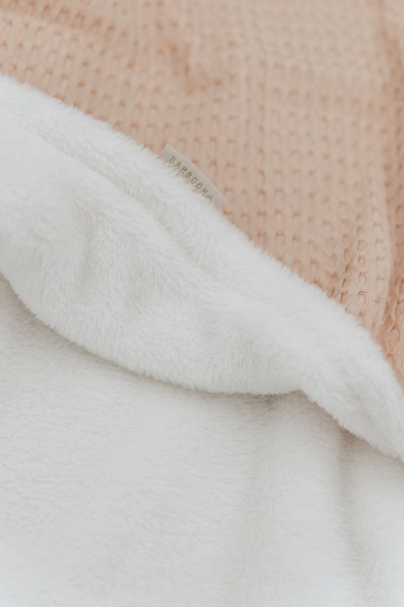 bamboom-coperta-culla-100x75-goffrato-lato-peluche-neutral-pink-134 image 4