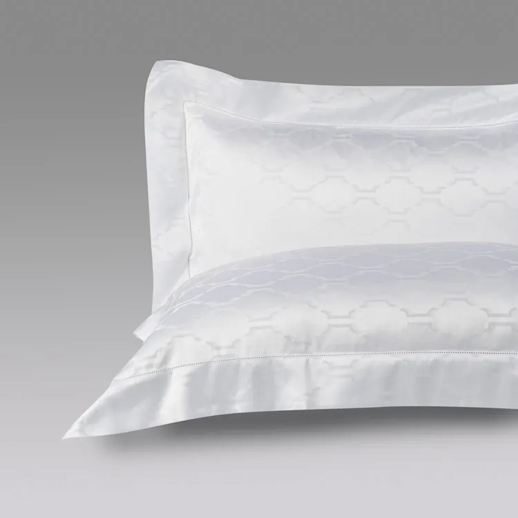 rivolta-carmignani-waldorf-coppia-federe-raso-300tc-jacquard image 1