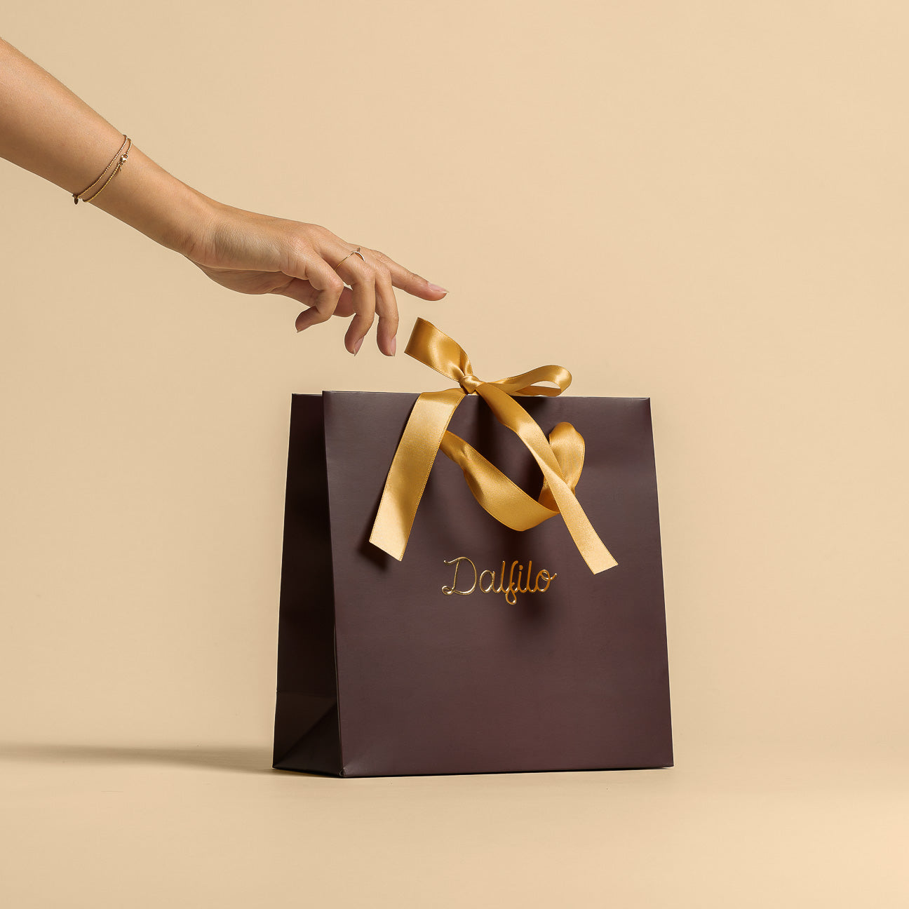 dalfilo-sacchetto-regalo-gold-busta-in-cartoncino-con-nastri-oro image 6