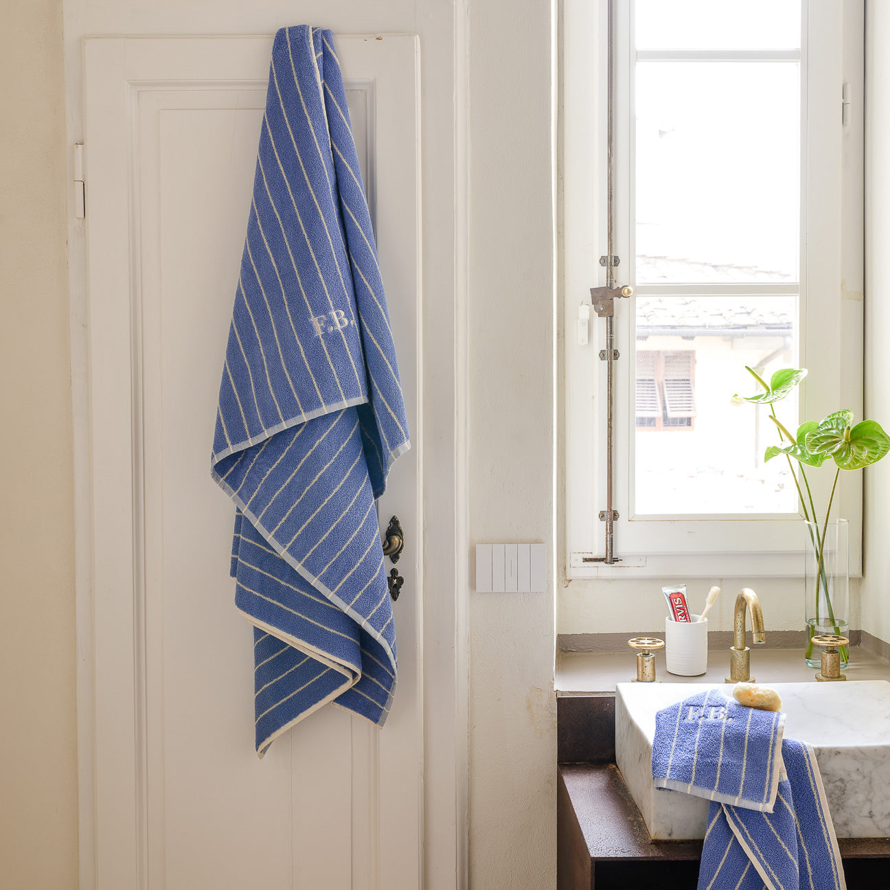 dalfilo-telo-doccia-classica-spa-righe-in-cotone-500-g-m2 image 1