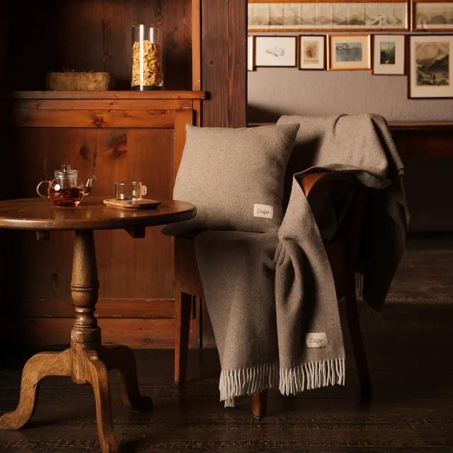 dalfilo-set-plaid-130x180-cuscino-40x40-in-lana image 1